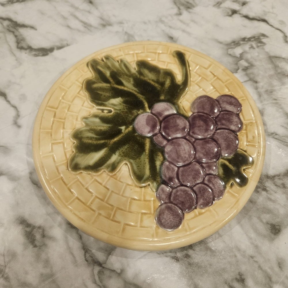 Pfaltzgraff Grape Motif‎ Stoneware Trivet or Accent Plate – Raised Fruit Design